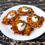 Placki ziemniaczane z kapustą kiszoną i kiełbasą + film