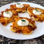 Placki ziemniaczane z kapustą kiszoną i kiełbasą + film