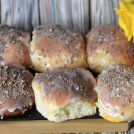 PUSZYSTE DROŻDŻOWE BUŁECZKI Z KREMEM CZEKOLADOWYM