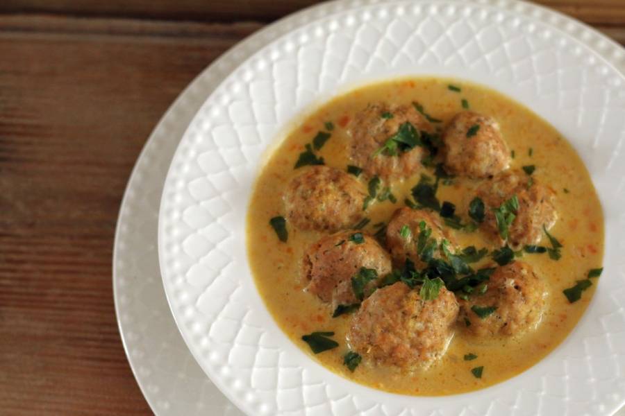 Klopsiki w sosie chrzanowym