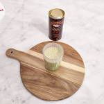 Koktajl z czekoladą adaptogenialną, kefirem, szpinakiem, jarmużem, selerem naciowym i odżywką białkową