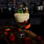 Krem Cukierniczy w Truskawkowej Fantazji i Ona