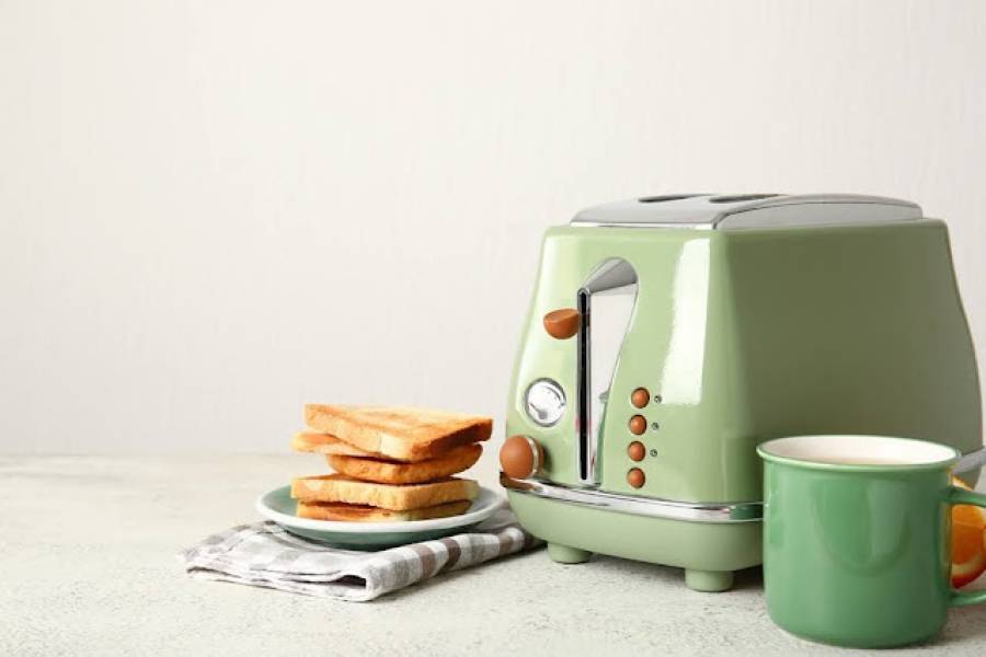 Toster retro w nowoczesnej kuchni - jak wydobyć smak dobrego chleba?