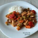 Pierś indyka z warzywami i pieczarkami