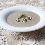 Aksamitna zupa krem z pieczarek z nutą gałki muszkatołowej