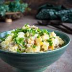 Sałatka ziemniaczana z wędzonym kurczakiem i marynowanymi pieczarkami