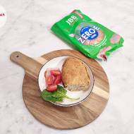 Szynka wędzona z chlebkiem owsianym z serka włoskiego z air fray'era