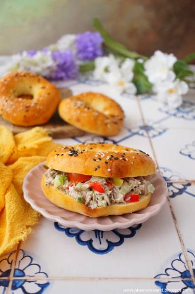 Bajgle z pastą z makreli