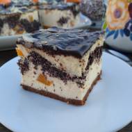 Łaciaty seromakowiec z brzoskwiniami