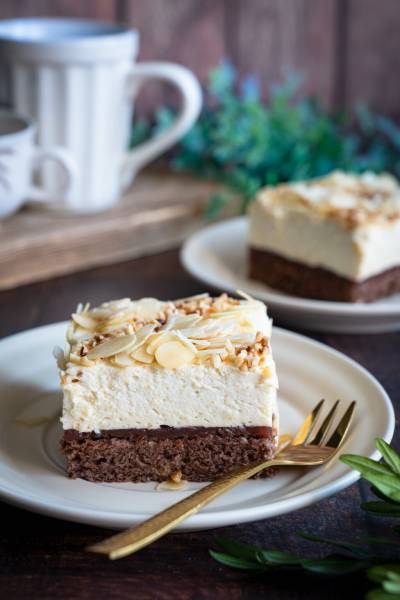 Kostka malinowo – ajerkoniakowa