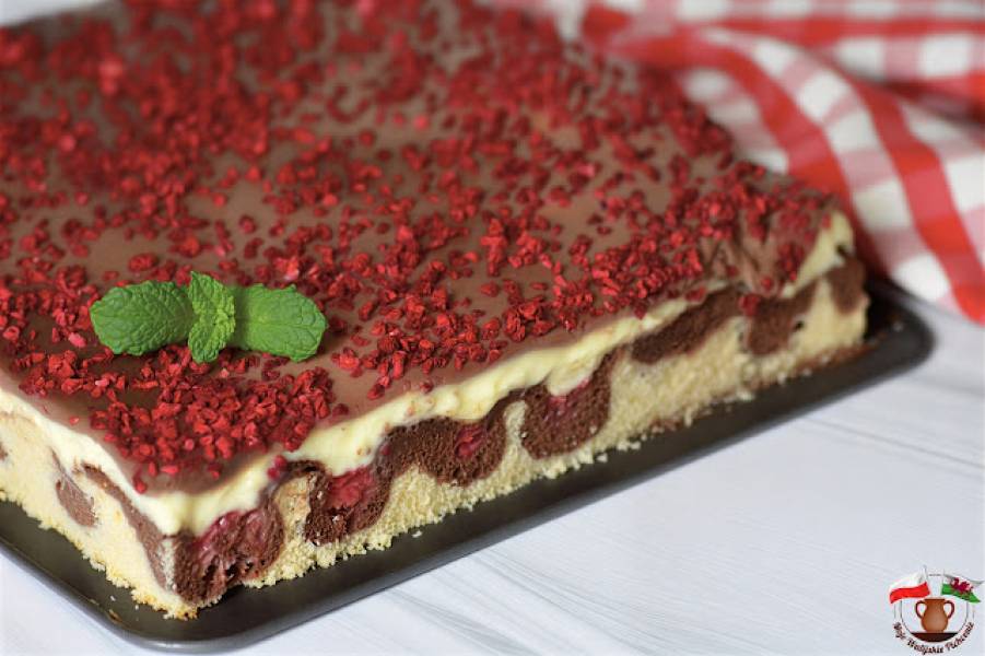 FALE DUNAJU. WERSJA Z BUDYNIEM