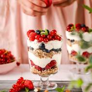 Deser w szklance z mascarpone i herbatnikami