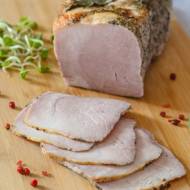 Pieczona szynka – prosty przepis na soczystą domową wędlinę