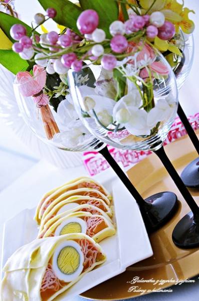 ,,Galaretka z szynką i jajkiem’’