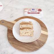 Ciasto mocno bananowe z mąką kokosową, mąką jaglaną, mąką owsianą i twarogiem śmietankowym