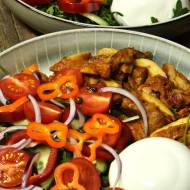 Zielona sałatka gyros z burratą