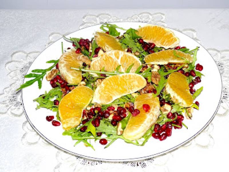 Energetyczna Sałatka z Pomarańczą i Granatem – Wiosna na Talerzu!