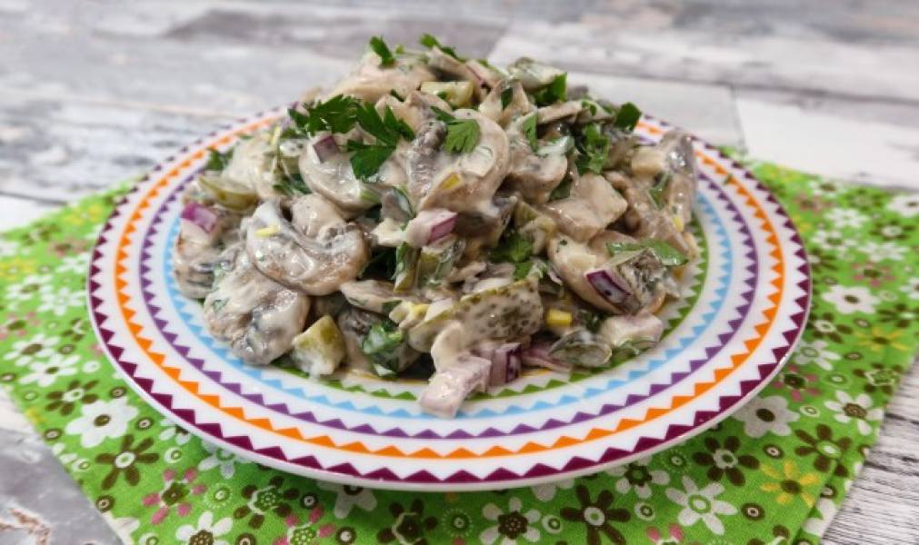 Sałatka śledziowa z pieczarkami + film