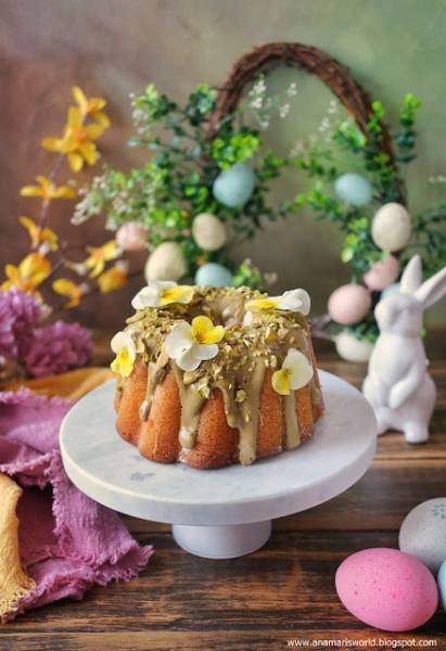 Babka majonezowa z polewą pisatcjową