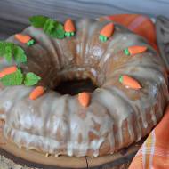 BABKA MARCHEWKOWA Z ORZECHAMI I NUTĄ POMARAŃCZY