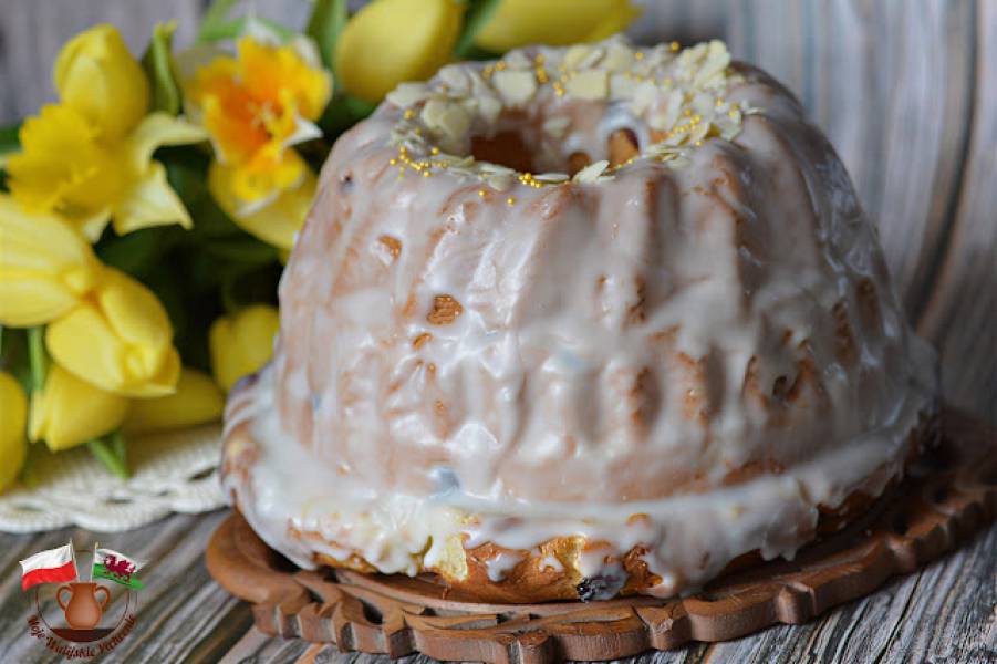 BABKA DROŻDŻOWA ZAPARZANA. Z ŻURAWINĄ I SKÓRKĄ POMARAŃCZOWĄ
