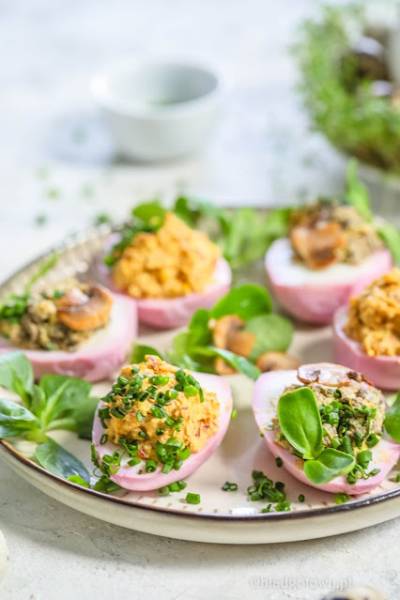 Jajka faszerowane pieczarkami i suszonymi pomidorami