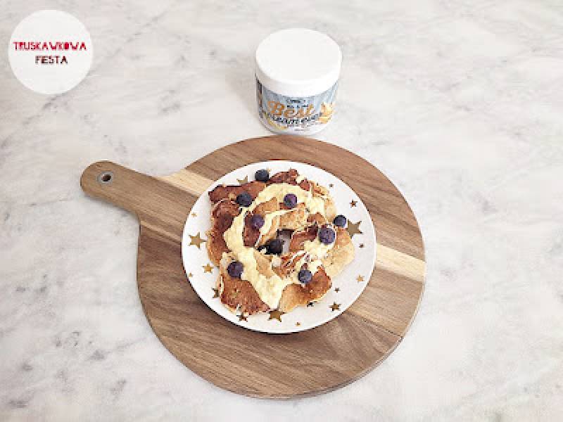 Owsiane placuszki z gruszką i kremem kokosowym