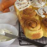 Marchewkowe drożdżowe ślimaczki