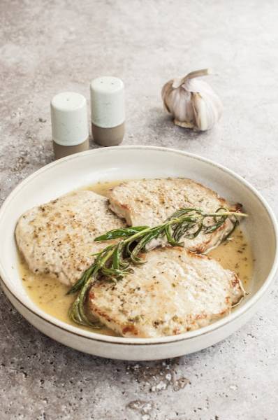 Schab w sosie winno-maślanym