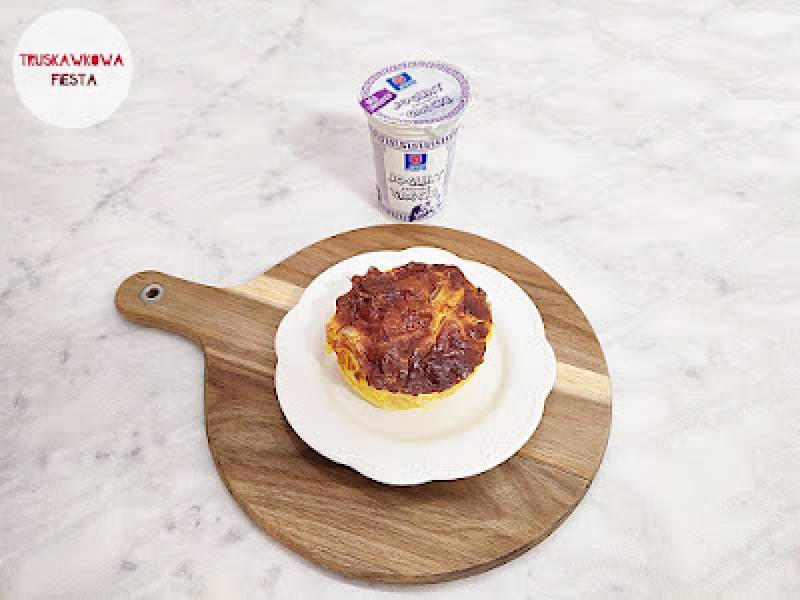 Jogurtownik budyniowy z air fray'era z gruszką