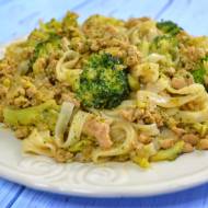 Makaron ryżowy z mięsem mielonym i brokułami + film