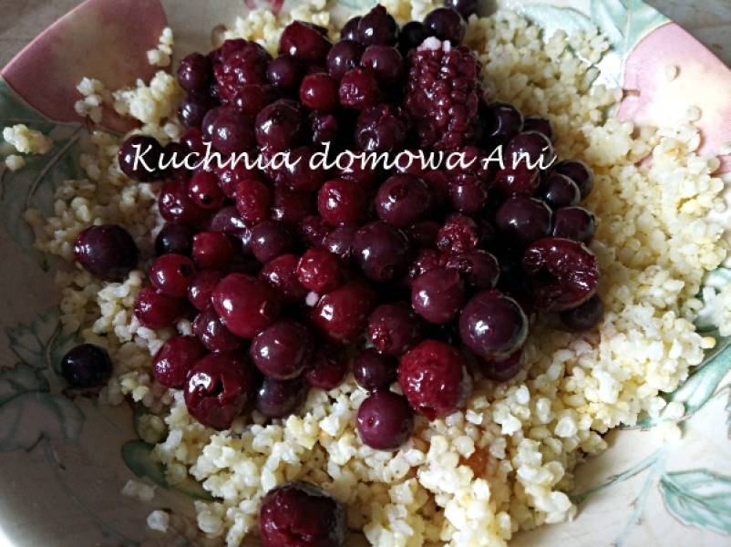 Kasza jaglana z owocami z kompotu/syropu