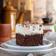 Wilgotne ciasto czekoladowe z kawową pianką