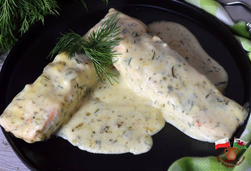 ŁOSOŚ ZAPIEKANY W SOSIE ŚMIETANOWYM