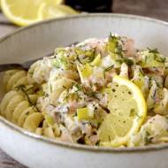 Makaron z porem i łososiem