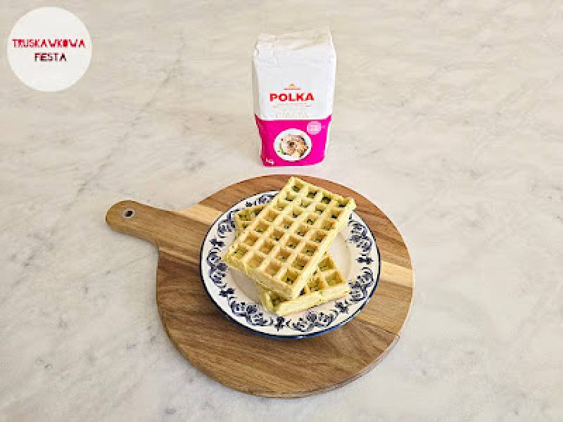 Pszenne gofry z awokado