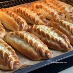Bułeczki plecione z serem i lukrem