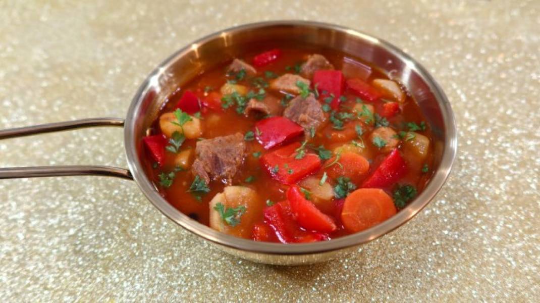 Zupa gulaszowa + film