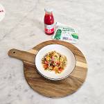 Potrawka z żołądki drobiowe z papryką czerwoną, kapustą kiszoną, kapustą pekińską, pieczarkami, mieszanką wiosenną, przecierem o