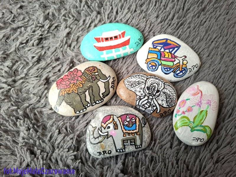 Między Tajlandią, Birmą i Laosem - kamyczki wędrują