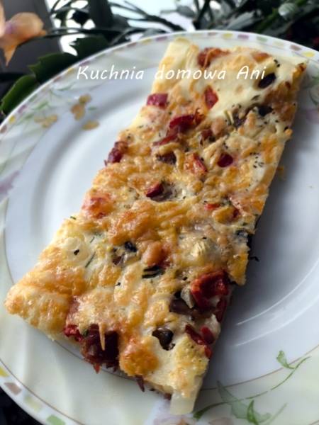 Naleśnik z piekarnika z warzywami i szynką