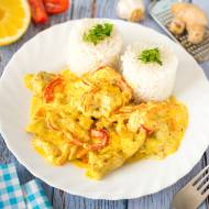 Kurczak w sosie curry z warzywami