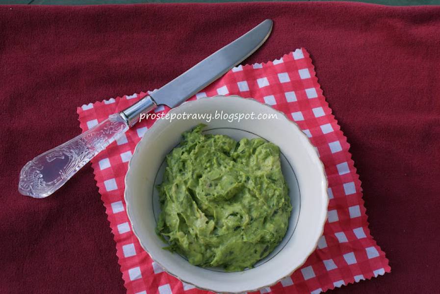 Pesto z czosnkiem niedźwiedzim