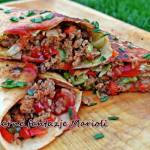 TORTILLA Z MIĘSEM I WARZYWAMI