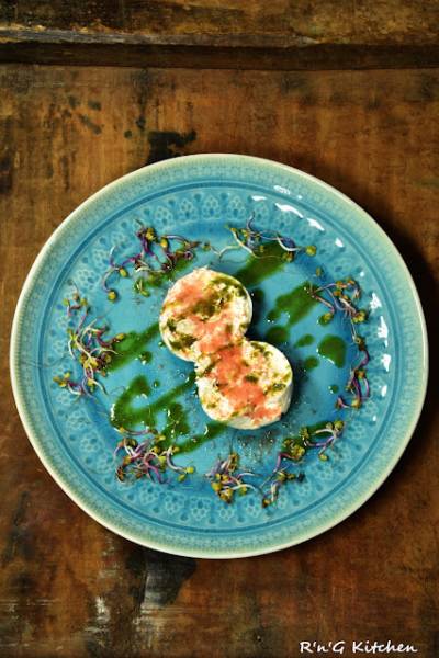 Burrata z mrożonym pomidorem