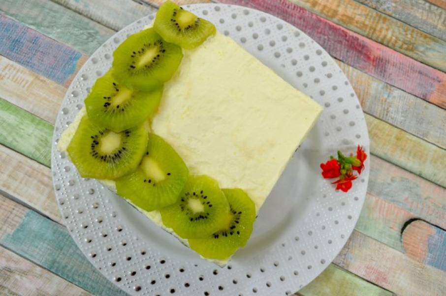 Zielone ciasto z kiwi bez pieczenia + film
