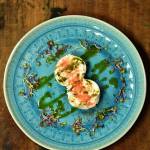 Burrata z mrożonym pomidorem