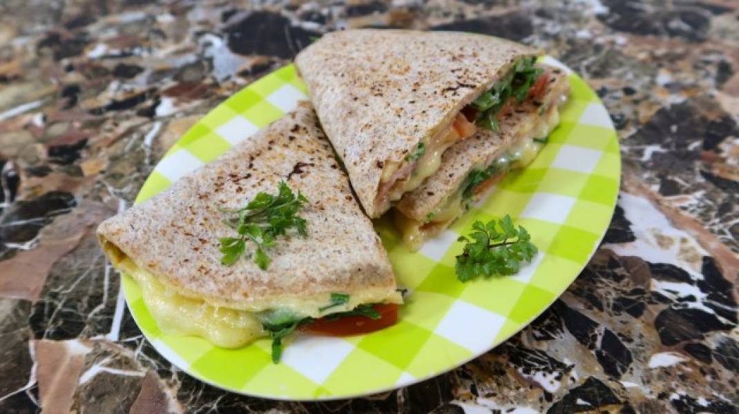 Tortilla z jajkiem, szynką i serem+ film