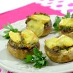 Pieczarki nadziewane serem camembert + film