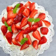 Beza z mascarpone i truskawkami + film